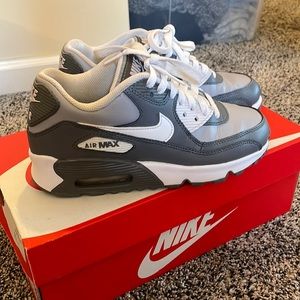 Nike Air Max 90 in wolf gray/grey youth kids 3.5 in original box